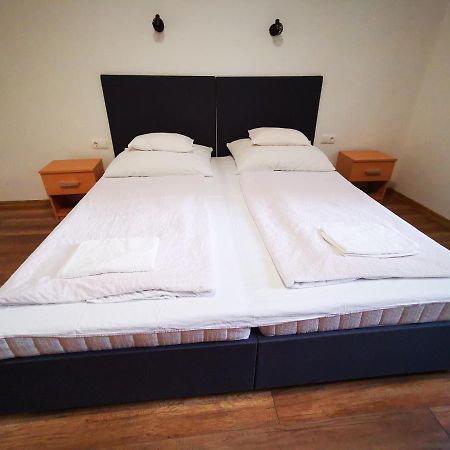Máté apartman Gyula Esterno foto